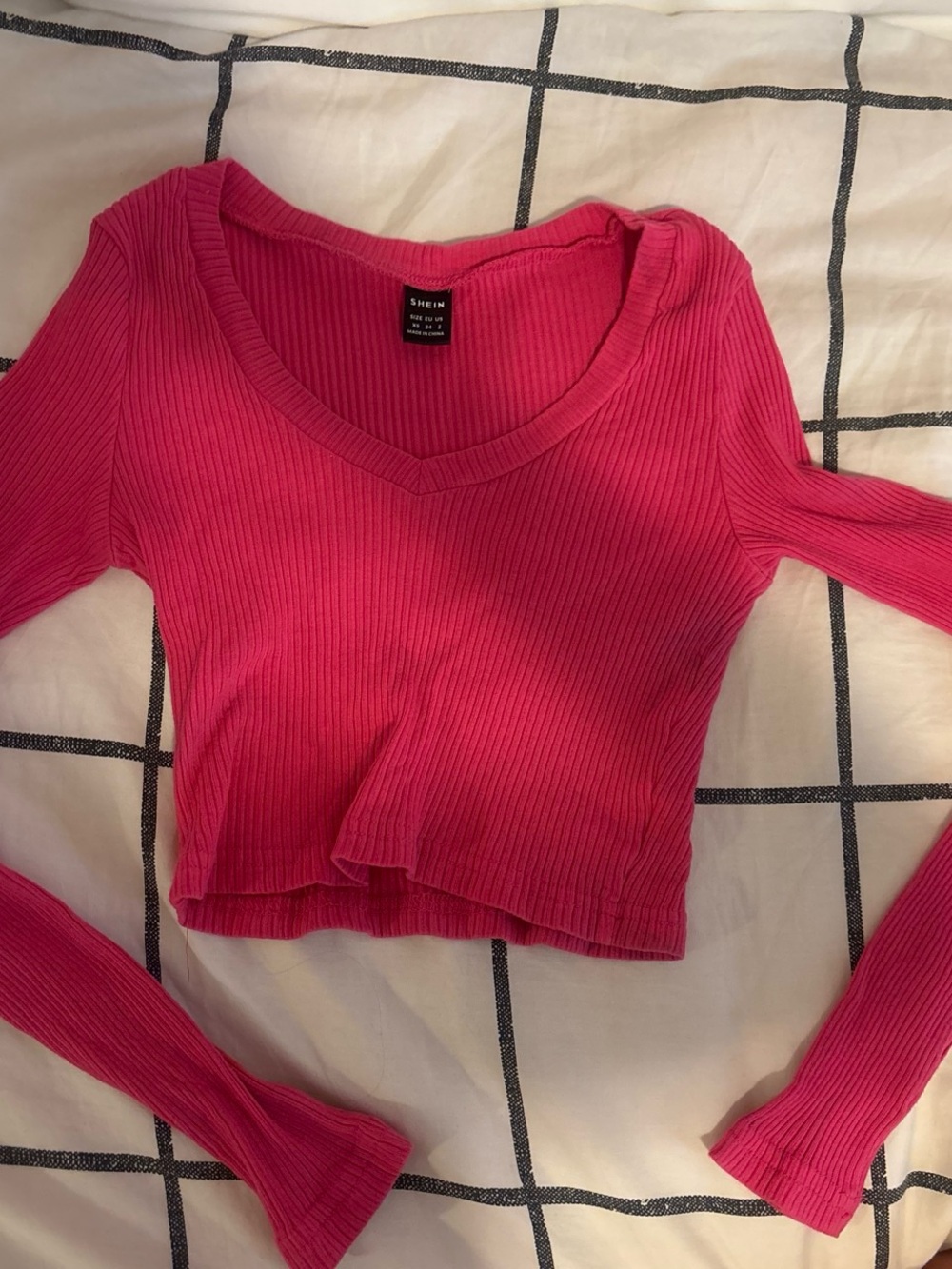 SHEIN Bright Pink Ribbed V-Neck Long Sleeve Crop Top